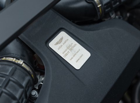 Aston Martin DB11 V8 34