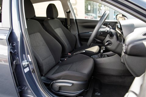 Hyundai BAYON T-GDI SE CONNECT DCT MHEV 30