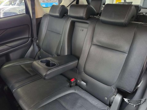 Mitsubishi Outlander 2.2 DI-D 4 Auto 4WD Euro 6 5dr 28