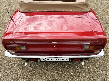 Aston Martin V8 VOLANTE 33