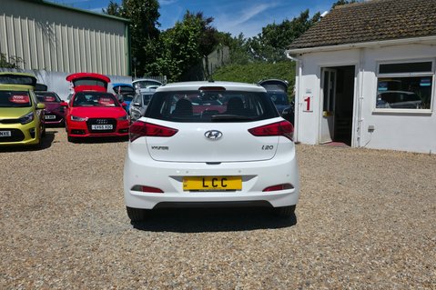 Hyundai i20 MPI SE.AUTOMATIC..1 PREVIOUS OWNER,18 STAMPS,AIR CON,LAST OWNER  9 YEARS. 10
