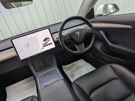 Tesla Model 3 Model 3 Long Range AWD 4WD 4dr 44