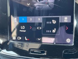 Volvo XC40 2.0 XC40 + B4 MHEV Auto 5dr 37