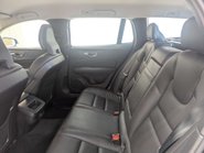 Volvo V60 2.0 V60 Momentum B4 MHEV Auto 5dr 40