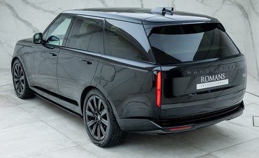 Land Rover Range Rover P510e First Edition 9