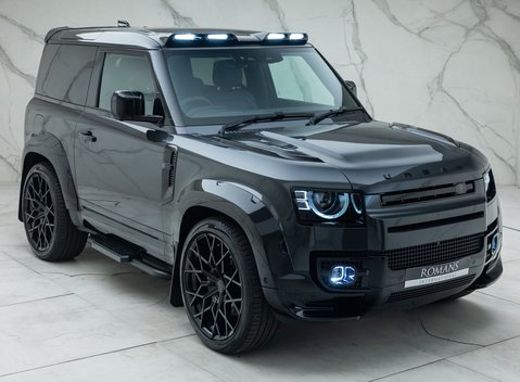 Land Rover Defender 90 V8 P525 URBAN 11