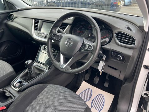 Vauxhall Grandland X 1.2 Turbo SE Euro 6 (s/s) 5dr 18