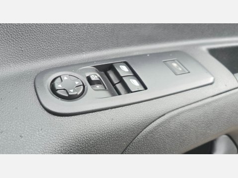 Toyota Proace City design L1 H1 SWB 1.5d 100ps eu6 nav 6 Speed 19