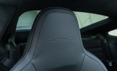 Porsche 911 Turbo S (992) 12