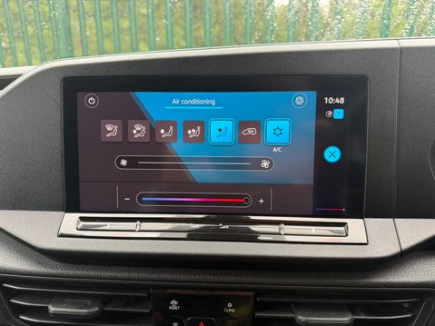 Volkswagen Caddy Maxi C20 TDI COMMERCE PRO 25