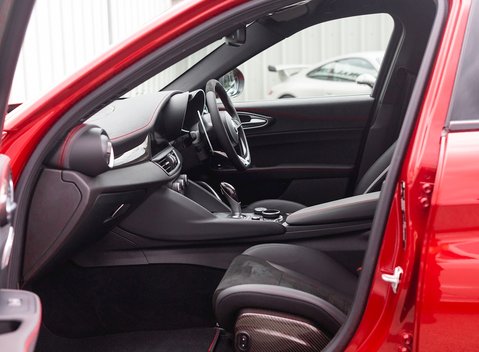 Alfa Romeo Giulia Quadrifoglio 17