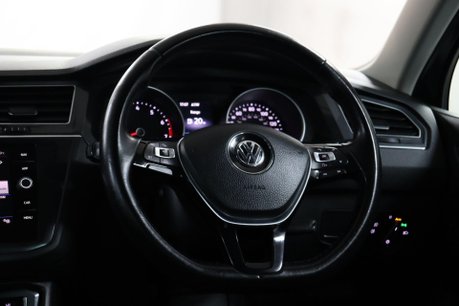 Volkswagen Tiguan SE NAV TSI 45