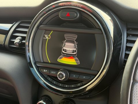 Mini Hatch COOPER 19