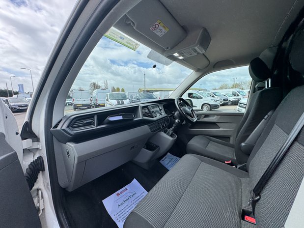 Volkswagen Transporter SWB L1H1 [SOLD MT] Low Roof Startline T28 Air Con Sensors EURO 6 12