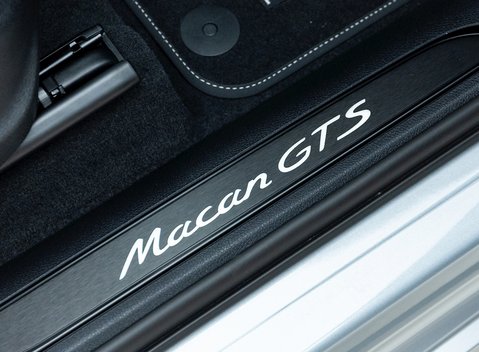Porsche Macan GTS 21