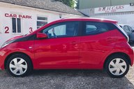 Toyota Aygo 1.0 VVT-I X-PLAY FULL SERVICE HISTORY! 9 SERVICES! BLUETOOTH! 13