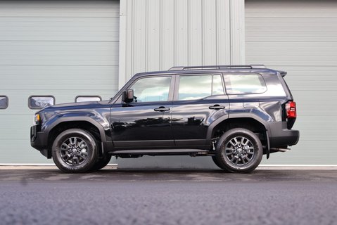 Toyota Land Cruiser COMMERCIAL with the best seat conversion in the uk from seeker  6
