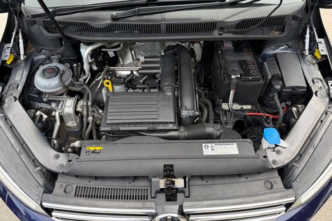 Volkswagen Touran SEL TSI DSG AUTOMATIC - 7 SEATS - ADAPTIVE CRUISE -DEMO +1 OWNER -FVWSH 61