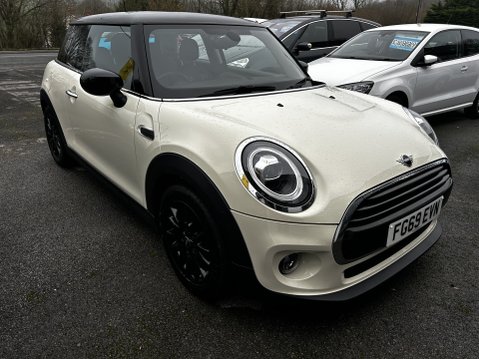 Mini Hatch COOPER CLASSIC 1
