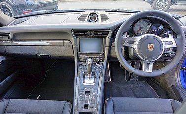 Porsche 911 (991) Targa 4 GTS 2