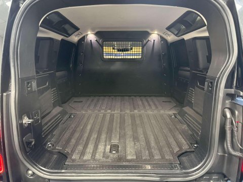 Land Rover Defender 3.0 D250 MHEV SE Hard Top SUV 5dr Diesel Auto 4WD MWB Euro 6 (s/s) (250 ps) 51