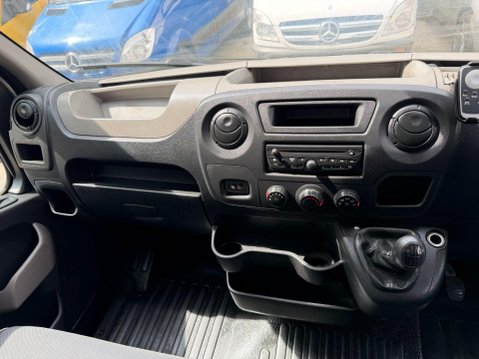 Renault Master 2.3 dCi 35 Panel Van 5dr Diesel Manual FWD LWB Medium Roof Euro 4 (100 ps) 35