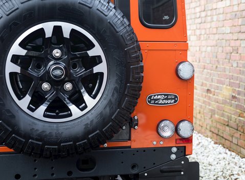 Land Rover Defender 90 Adventure Edition 21