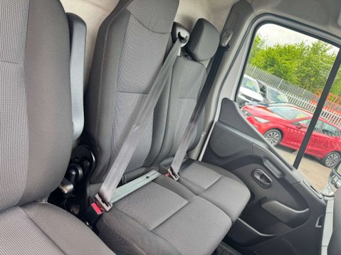 Renault Master 2.3 dCi 35 Business+ Panel Van 4dr Diesel Manual FWD LWB Medium Roof Euro 6 14