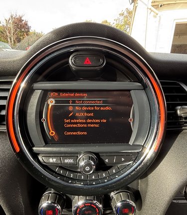 Mini Hatch COOPER 1.5 CHILLI LOOK! JUST 46000 MILES! SERVICE HISTORY! MINI CONNECTED 3