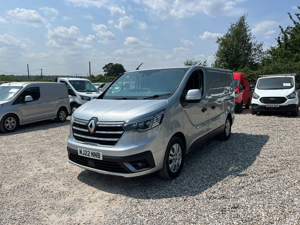 Renault Trafic Crew Cab (SOLD) SWB L1H1 Sport SL28 Air Con Alloys Sensors Tow Bar EURO 6 N 2