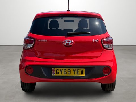 Hyundai i10 1.0 Play 5dr 8