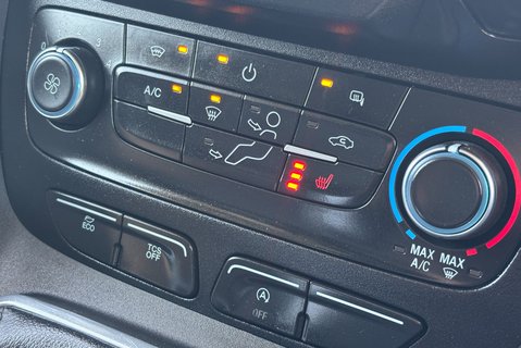 Ford Transit Connect 240 L2 Limited 120 ps Panel Van 18