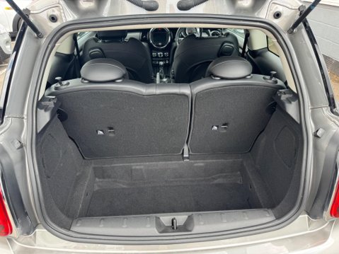 Mini Hatch 1.5 Cooper Euro 6 (s/s) 3dr 31