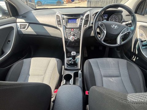 Hyundai i30 1.4 Blue Drive SE Hatchback 5dr Petrol Manual Euro 6 (s/s) (100 ps) 44
