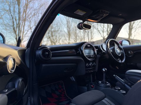 Mini Hatch 2.0 John Cooper Works 3dr 23