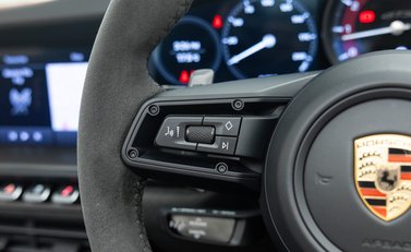 Porsche 911 Targa 4 GTS (992) 35