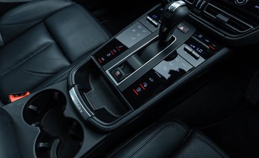 Porsche Macan GTS 24