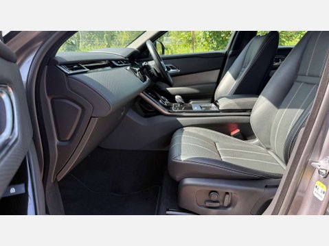 Land Rover Range Rover Velar 2.0 Range Rover Velar R-Dynamic S D MHEV Auto 4WD 5dr 11