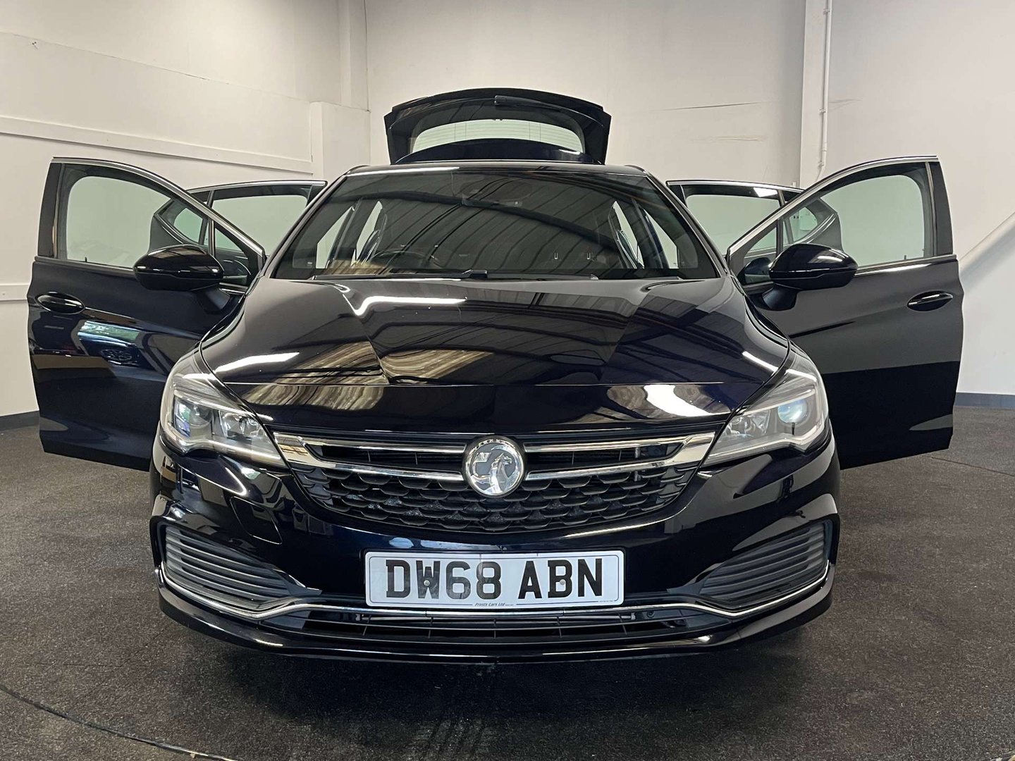 2019 Vauxhall Astra — image 7