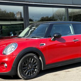 Mini Hatch Cooper 1.5 Automatic Chili / Media XL 3 door - SAT NAV - CONNECTED 