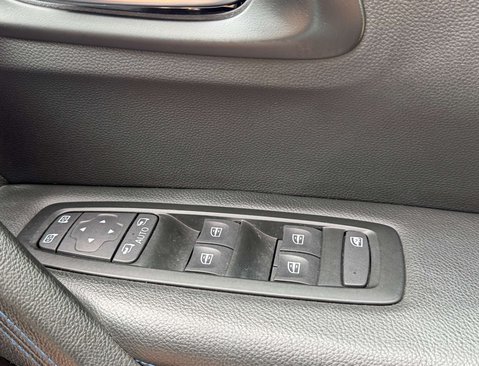 Renault Kadjar 1.5 Kadjar S Edition Blue dCi 5dr 32