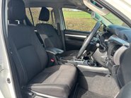 Toyota Hilux Invincible 4WD D-4D Double Cab Pickup 4