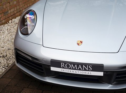 Porsche 911 Carrera 4S (992) 23