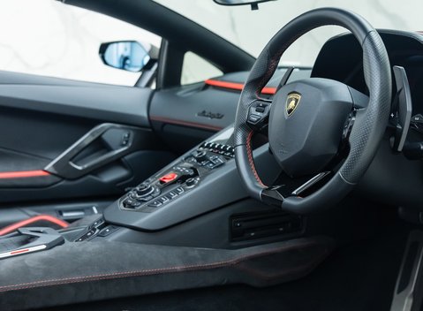 Lamborghini Aventador S LP 740-4 Roadster 13