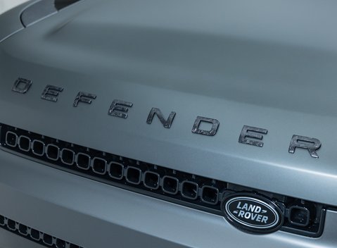 Land Rover Defender 110 OCTA EDITION ONE 37