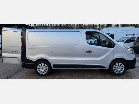 Renault Trafic 1.6 dCi 27 Business Panel Van 5dr Diesel Manual SWB Standard Roof Euro 6 (9 9