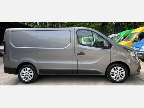 Renault Trafic 1.6 dCi 27 Sport Nav Panel Van 5dr Diesel Manual SWB Standard Roof Euro 6 ( 7