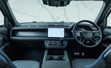 Land Rover Defender OCTA EDITION ONE 34