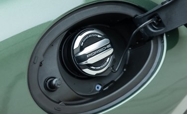 Porsche 911 GT3 TOURING (992) 37