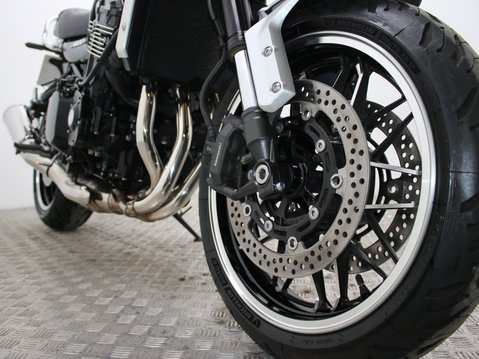 Kawasaki Z900RS ZR 900 KNSBB 20